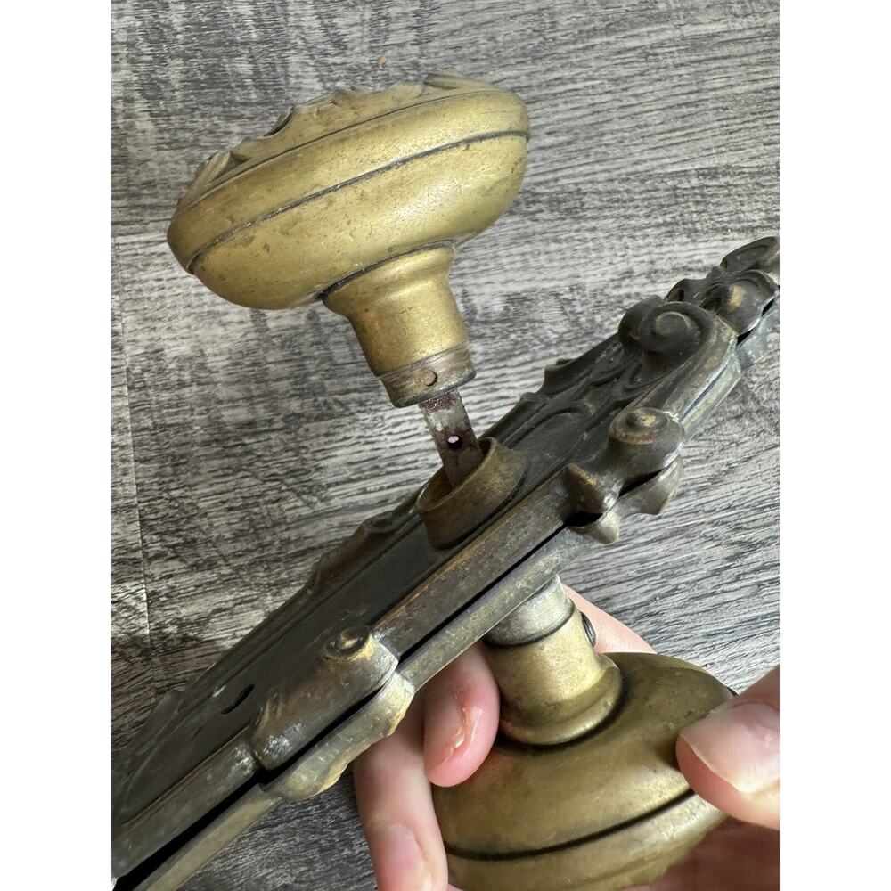 Antique Bronze Meridian Yale & Towne Oval Door Knob Set Salvage Neoclassicical - Picture 13 of 16
